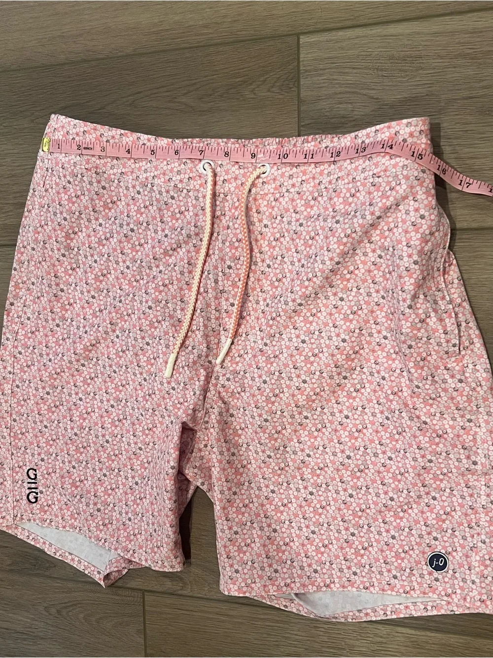 Men’s Johnnie-O Light Pink and Gray Jaco Swim Trunks Size Small “Tango” Print
